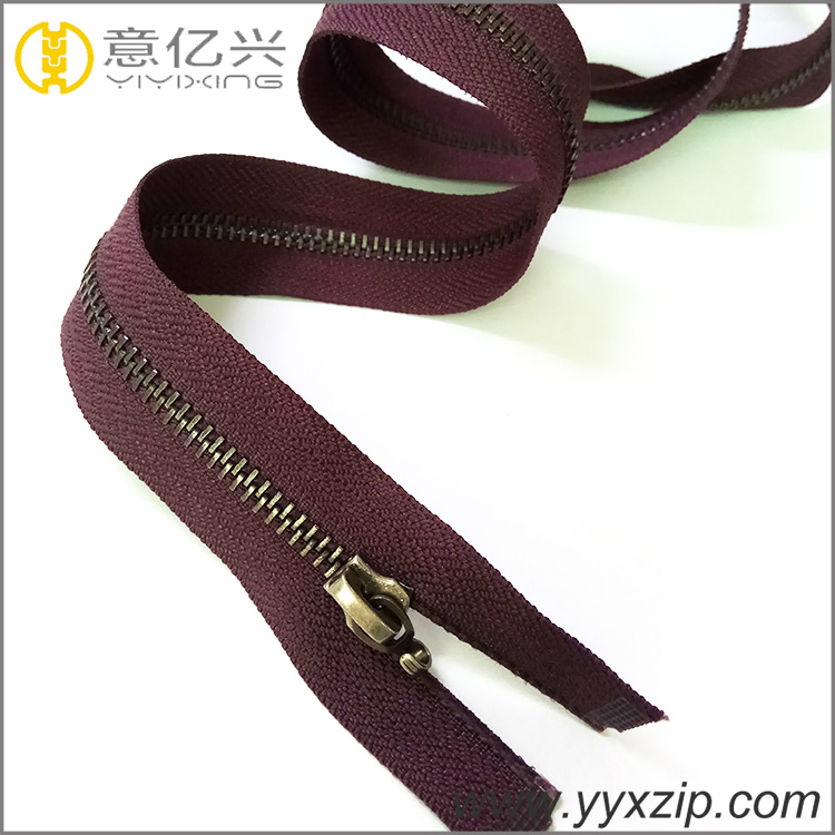 Hot selling customized color 5# anti brass teeth long chain metal zippers for ga
