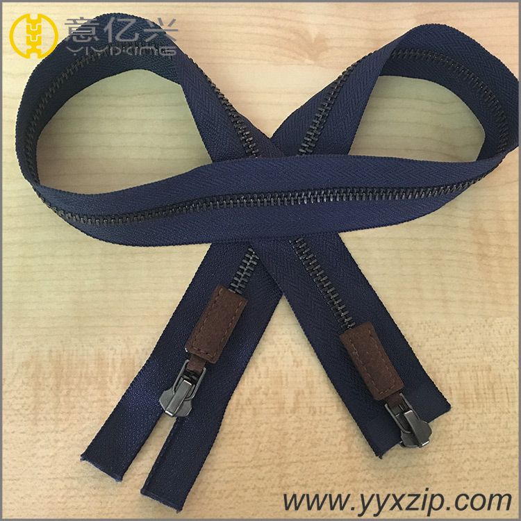  metal zippers with antique brass teeth